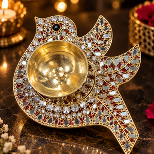 Diya de latón con diseño de pájaro y efecto espejo – Elegante y tradicional Diya decorativa para Diwali, Pooja y decoración del hogar - Product Image 5