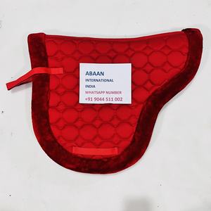 Dernier modèle Tapis de selle de football matelassé de couleur personnalisée avec garniture en vison et doublure complète en vison, confortable pour les chevaux - Product Image 5