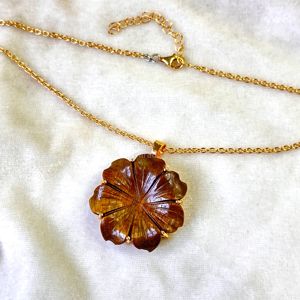 Collar con colgante de ojo de tigre natural para mujer, colgante floral de cristal de ojo de tigre tallado a mano, joyería hecha a mano - Product Image 5