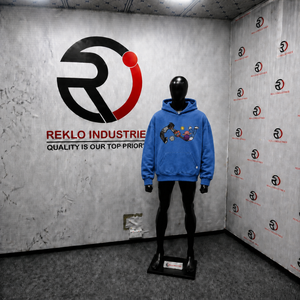 Sweat à capuche graphique bleu avec broderie de dessin animé ludique, pull streetwear oversize décontracté unisexe, effet délavé vintage - Product Image 3