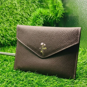 กระเป๋าคลัทช์หนังวัวลายดอกไม้สุดหรูสำหรับผู้ชาย ดีไซน์พับสองตอนแบบมีสไตล์ พร้อมกระดุมล็อคแน่นหนา รุ่น 2026 - Product Image 2