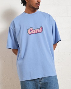 เสื้อยืดโอเวอร์ไซส์สีดำ พิมพ์ลายตัวอักษร คอโอ แขนสั้น ผ้าเจอร์ซีย์คอตตอนทรงปกติ สไตล์ลำลองสำหรับผู้ชาย พร้อมโลโก้ด้านหน้า - Product Image 1