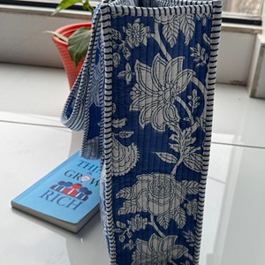 Sac de plage écologique en coton fleuri léger, sac fourre-tout matelassé fait main avec impression au bloc et poche intérieure pratique - Product Image 2