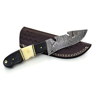 Cuchillo de caza hecho a mano de acero de Damasco con hoja de punta caída, mango negro y virola dorada, en venta a bajo precio. - Product Image 4