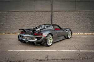 Porsche 918 Spyder 2015 en parfait état · Coupé · Fibre de carbone · Transmission intégrale - Product Image 2