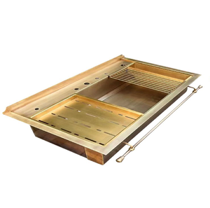 Fregadero de latón estilo comercial con escurreplatos deslizante integrado, bandeja perforada para colar y barra frontal para toallas, al por mayor. - Product Image 1