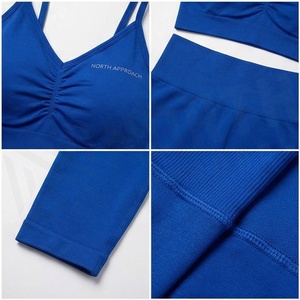Ensemble de yoga bleu 2 pièces : Leggings taille haute longueur intégrale et crop top à col en V et bretelles spaghetti, sans couture, extensible, pour le sport - Product Image 4
