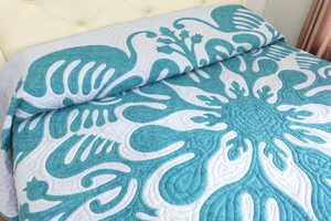 Personalized Blue Hawaiian Cotton Quilt Bedspread Hand Appliqued Hand Quilted Custom Heirloom Bedding For <b>Queen</b> And King <b>Beds</b> - Product Image 4