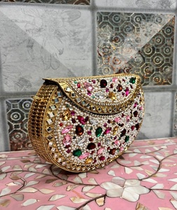 Bolsos y carteras elegantes con adornos Kundan para bodas, fiestas y ocasiones festivas, bolso de mano metálico. - Product Image 2