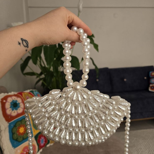 Mini sac à main artisanal en perles d'ivoire avec motif coquillage sculpté, élégance d'inspiration vintage, accessoire de soirée tendance - Product Image 3