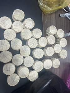 Chapeau conique en feuille de palmier vietnamienne, artisanat en bambou fait main pour la décoration intérieure et la présentation en magasin - Product Image 5