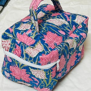 Floral Embroidered Cosmetic Bag Medium Size Zipper Closure Soft Handle Vintage Style Textile <b>Makeup</b> Pouch - Product Image 2