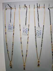 สร้อยคุมมังกัลสุตรทองคำแท้ 22K พร้อมลูกปัดสีดำและจี้แบบดั้งเดิม ดีไซน์อินเดียคลาสสิก - Product Image 3