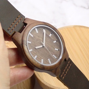 Orologio da polso <span class=keywords><strong>in</strong></span> <span class=keywords><strong>legno</strong></span> di noce naturale realizzato a mano <span class=keywords><strong>in</strong></span> vera pelle di mucca orologio <span class=keywords><strong>in</strong></span> <span class=keywords><strong>legno</strong></span> regalo di anniversario per lui o lei - Product Image 5