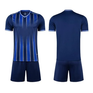 Fußball-Uniform Maßgeschneidertes Sublimations-Trikot 100% Polyester Fußball-Trikot-Set V-Ausschnitt Kurzarm Premium Sportliches Design Professionelles Design - Product Image 3