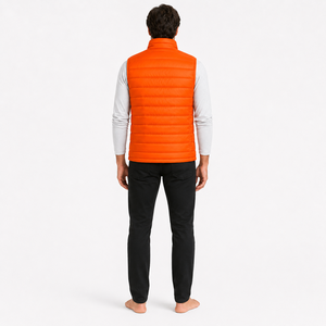 Profitez d'une superposition pratique avec cette veste matelassée pour homme, conçue pour les températures fraîches et offrant un confort de mouvement quotidien. - Product Image 4