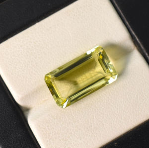 Piedra Preciosa de Cuarzo Limón Natural en Forma de Octágono 16.5X9.5X6 mm 7.15 ct - Product Image 2