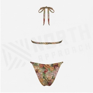Ensemble bikini 2 pièces à imprimé floral avec bas de maillot string à spirale dorée et haut triangulaire - Product Image 2