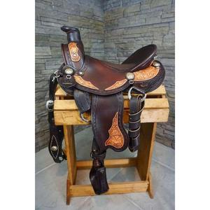 Silla de Montar Artesanal de Cuero Puro con Estructura de Madera Sostenible, Duradera, Suave, Cómoda y de Lujo con Diseño Inglés para Caballos - Product Image 1