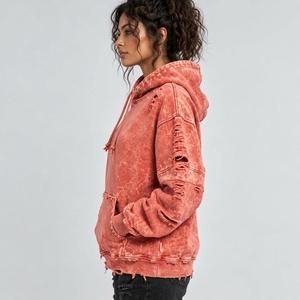 Sweats à capuche tendance pour femmes, effet usé, conçus avec des matériaux de qualité, pour un style streetwear moderne et décontracté. - Product Image 4