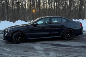 Voitures d'occasion BMW M5 Premium 2025 prêtes à l'exportation - Product Image 2