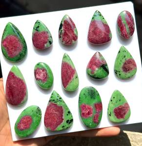 MAHNAJ GEMS - Gemas Sueltas de Zoisita Rubí Natural, Corte Pera, Pulimentadas, Cabujones Verdes y Rojos, Tamaños Variados, de Rajasthan, para la Elaboración de Joyas - Product Image 2