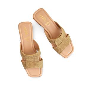 Zapatilla deportiva FR8347 para Mehndi formal, cómoda y elegante - Product Image 1