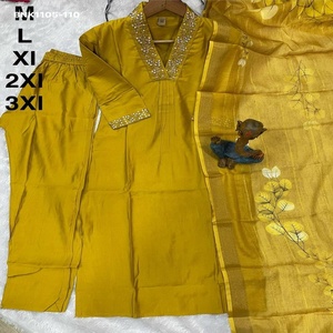 Ensemble Kurti-Pant et Dupatta en Soie Romaine de Qualité Supérieure, Tendance, avec Broderies, Paillettes et Travaux Manuels – Fabricant de Mode Féminine - Product Image 1