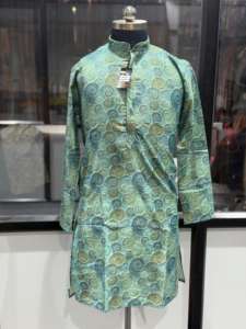 Kurta de Diseño con Estampado Digital y Lentejuelas Bordadas para Festivales y Bodas, Disponible en Grandes Cantidades - Product Image 5