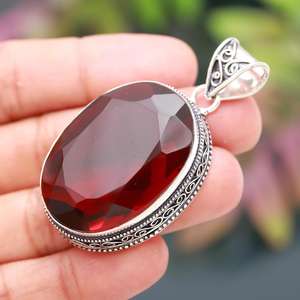 Colgante de Plata de Ley 925 Hecho a Mano con Granate Rojo de Mozambique, Forma Ovalada, Joyería Vintage - Product Image 6