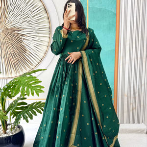 Vestido Anarkali Tradicional Indio con Dupatta, Tejido a Mano en Algodón Zari, Corte Regular, Diseño de Cuatro Lados, para Fiestas, Diwali, Bodas - Product Image 2