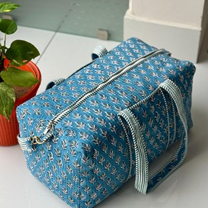 Quilted Blue Leaf Pattern <b>Duffel</b> <b>Bag</b> with Zipper Closure Portable Weekender Travel <b>Bag</b> Directly manufactured Zipper closure - Product Image 2