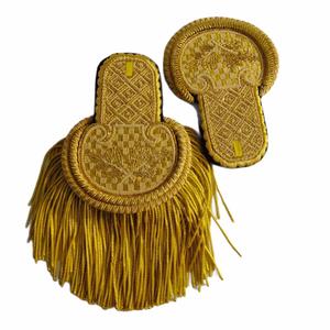 Écusson brodé personnalisé à coudre avec franges dorées et motif à carreaux en tissu appliqué pour uniformes, vestes, casquettes et articles de mode - Product Image 1