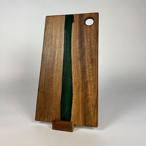 Tabla de madera ligera, ecológica y sostenible, hecha a mano, artículo de cocina moderno, accesorio de cocina elegante, tabla para servir. - Product Image 1