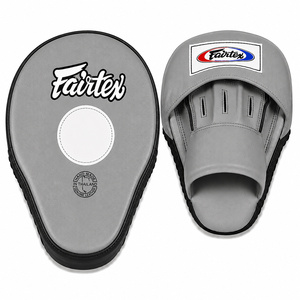 แผ่นซ้อมมวย Fairtex รุ่นใหม่ ดีไซน์ยอดนิยม สำหรับฝึกซ้อมมืออาชีพ หนังแท้ สีเทา-ดำ โค้งมน สำหรับมวยไทยและคิกบ็อกซิ่ง - Product Image 3