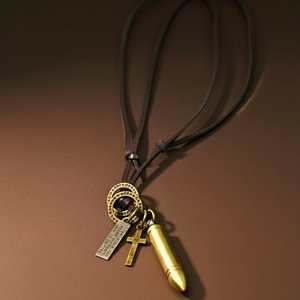 Collar con Colgante de Número en Acero de Titanio Dorado con Cordón de Cuero Ajustable para Hombres y Niños - Product Image 4