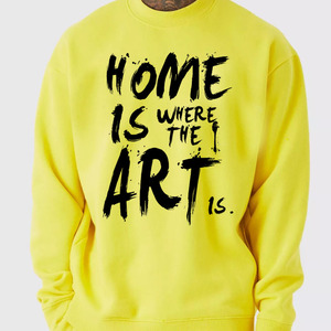 Sweat-shirt jaune à col rond pour homme avec impression du slogan « Home Is Where The Art Is », ensemble de survêtement streetwear à manches longues - Product Image 2