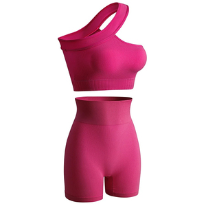 Ensemble de yoga pour femme grande taille avec logo personnalisé : soutien-gorge de yoga et short taille haute, maintien élevé, extensible dans quatre directions, léger et écologique - Product Image 3
