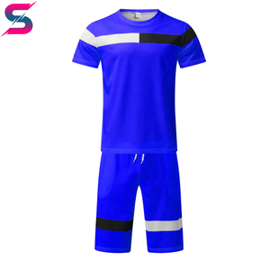 Conjunto de Camiseta y Pantalones Cortos Color Naranja para Hombre, Diseño Personalizado 2026, Cuello Redondo, Tejido de Punto, Secado Rápido, Estilo Casual de Verano, Precio al por Mayor - Product Image 3