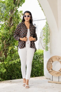 Camisa informal azul de manga larga para mujer con cuello de solapa para uso en la oficina - Product Image 4