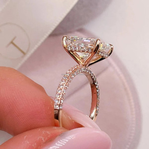 Anillo de Eternidad de Oro Sólido de 14K con Diamantes Cultivados en Laboratorio con Certificación IGI de RB Gems, Corte Brillante, Piedras Laterales de Moissanita - Product Image 4