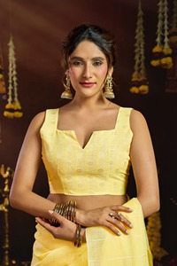 Sari en coton jaune à imprimé floral, tenue traditionnelle indienne pour mariage, coupe classique, longueur au sol, pour femmes - Product Image 2