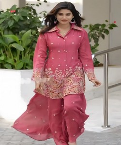 Kurti de seda chino bordado con lentejuelas, para uso diario, precio al por mayor, prenda étnica, multicolor, algodón de secado rápido para mujer - Product Image 2