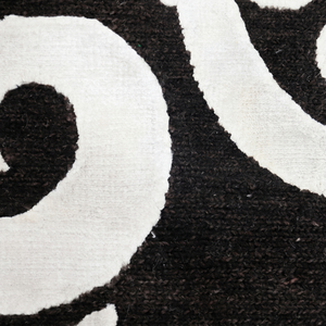 Tapis en laine tufté à la main ivoire noir et blanc, écologique, antidérapant, motif damassé floral traditionnel pour salon et hôtel - Product Image 3