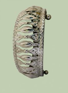 Élégant plateau en fer forgé Pichwai pour servir, offrir en cadeau, décorer, pour les festivals et les paniers-cadeaux - Product Image 5