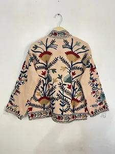 Chaqueta de algodón beige estilo bohemio con bordado Suzani para mujer, estilo vintage floral, cuello alto, abrigo corto. - Product Image 5