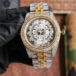 Charm Jewells Reloj de cuarzo analógico de acero inoxidable con incrustaciones de diamantes para hombre, caja redonda de 42 mm, indicador de fecha, cierre plegable - Product Image 3
