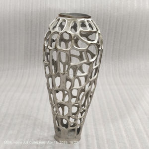 Florero dorado de metal en relieve Elements-Florero de aluminio con Decoración de mesa moderna - Product Image 4