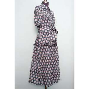 Robe midi pour femme à imprimé léopard 100% coton, très vendue, écologique et lavable, respirante, imprimé animal, col en V, robe longue - Product Image 5