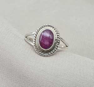 Anillo de Rubí Ovalado Natural, Plata de Ley 925, Joyería Hecha a Mano, Regalo de Piedra de Nacimiento de Julio para Mujer - Product Image 1